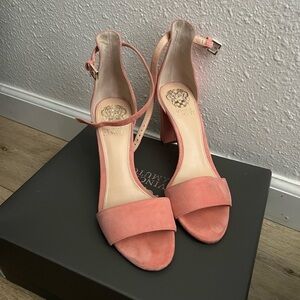 Vince Camuto Peach/Coral Heels